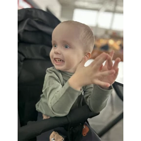 Дися — стикер для MAX