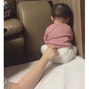 Bitch — стикер для MAX