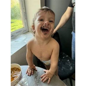 Мы — стикер для MAX