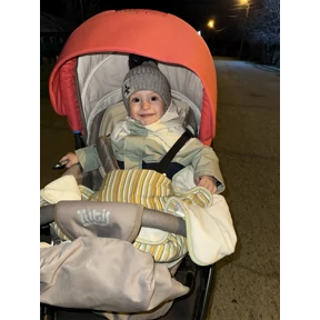 Мы — стикер для MAX