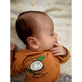 Эмир — стикер для MAX