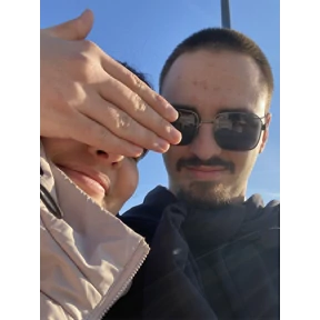 lovve — стикер для MAX