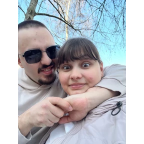 lovve — стикер для MAX