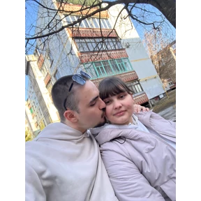 lovve — стикер для MAX