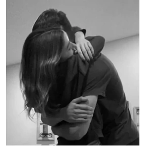 Hugs @tgstickers — стикер для MAX