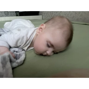 Малыш — стикер для MAX