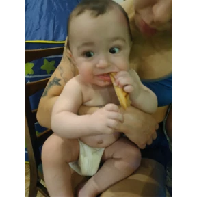Макарундель — стикер для MAX