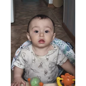 Макарундель — стикер для MAX