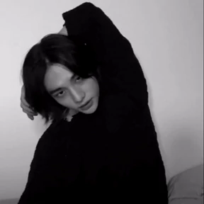 Hyunjin — стикер для MAX