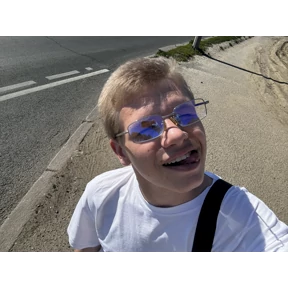 Дюдюка — стикер для MAX