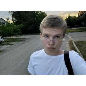 Дюдюка — стикер для MAX