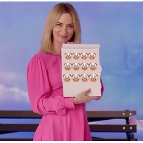 Em — стикер для MAX