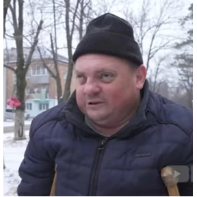 Пак — стикер для MAX