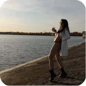 Mila — стикер для MAX