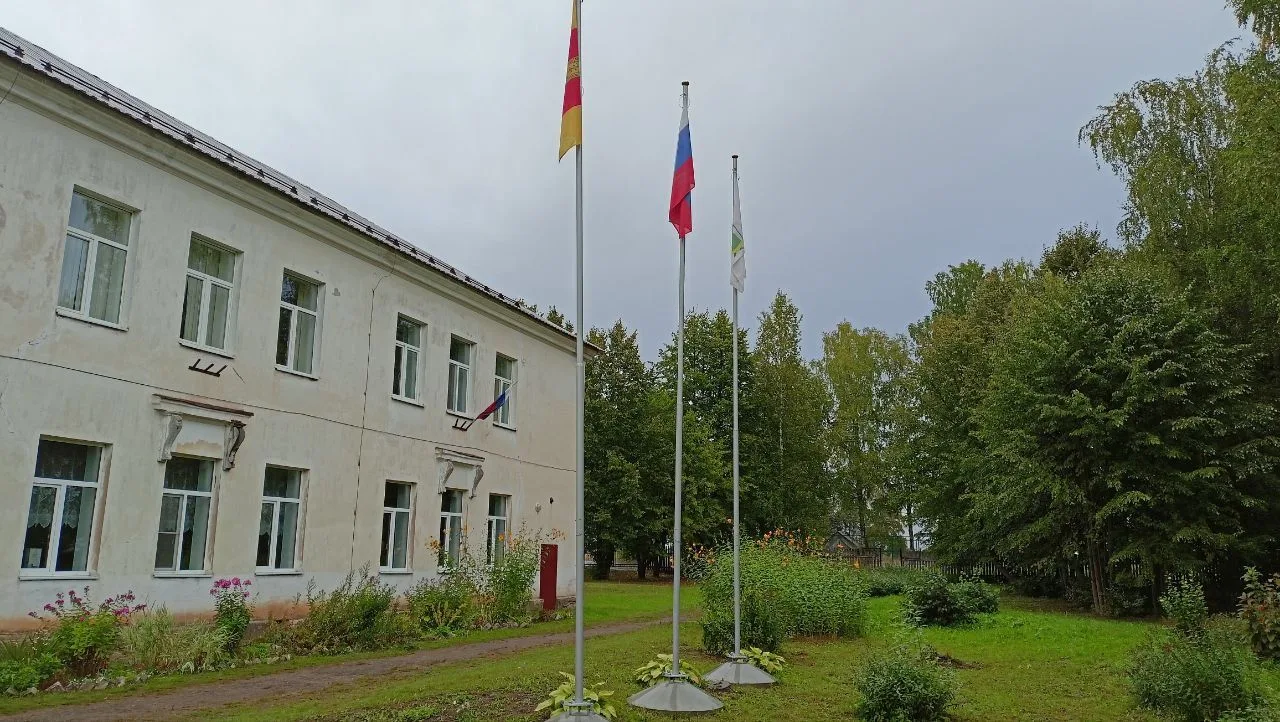 МБОУ "Луковниковская СОШ имени вице - адмирала В.А. Корнилова"