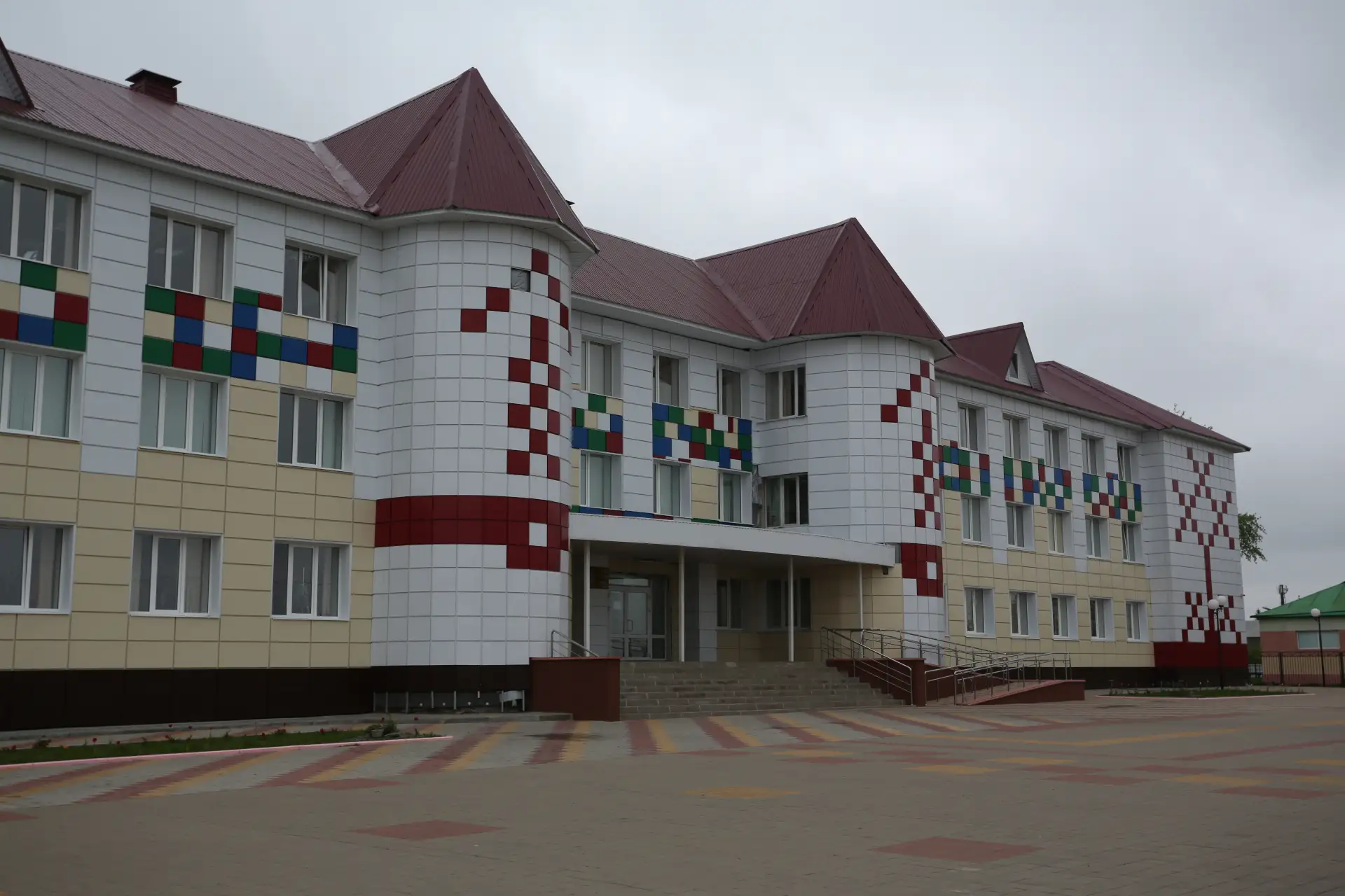 ОГБОУ "Верхопенская СОШ имени М. Р. Абросимова"