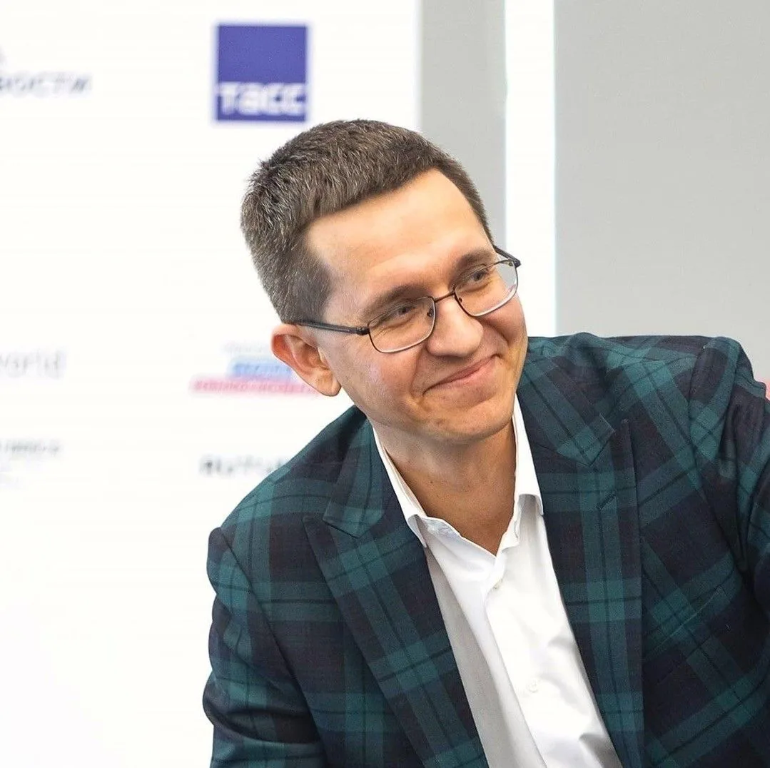 Антон Хащенко — канал в мессенджере MAX