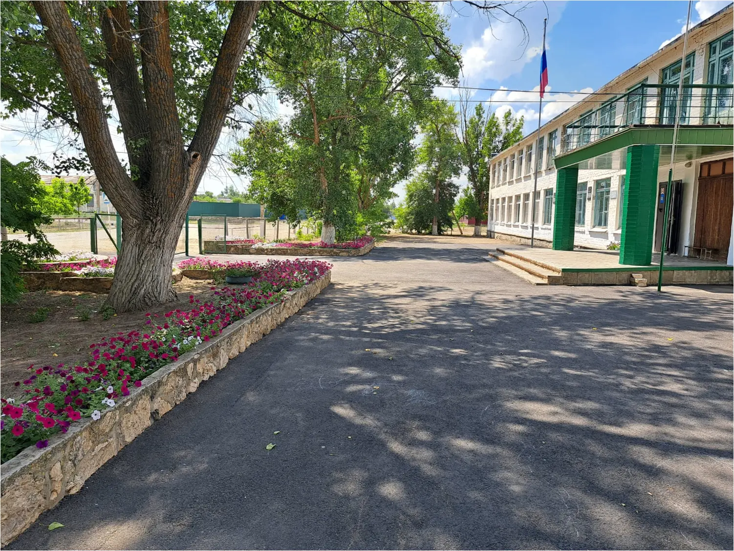 МКОУ "Нижнедобринская средняя школа" Жирновского муниципального района Волгоградской области"
