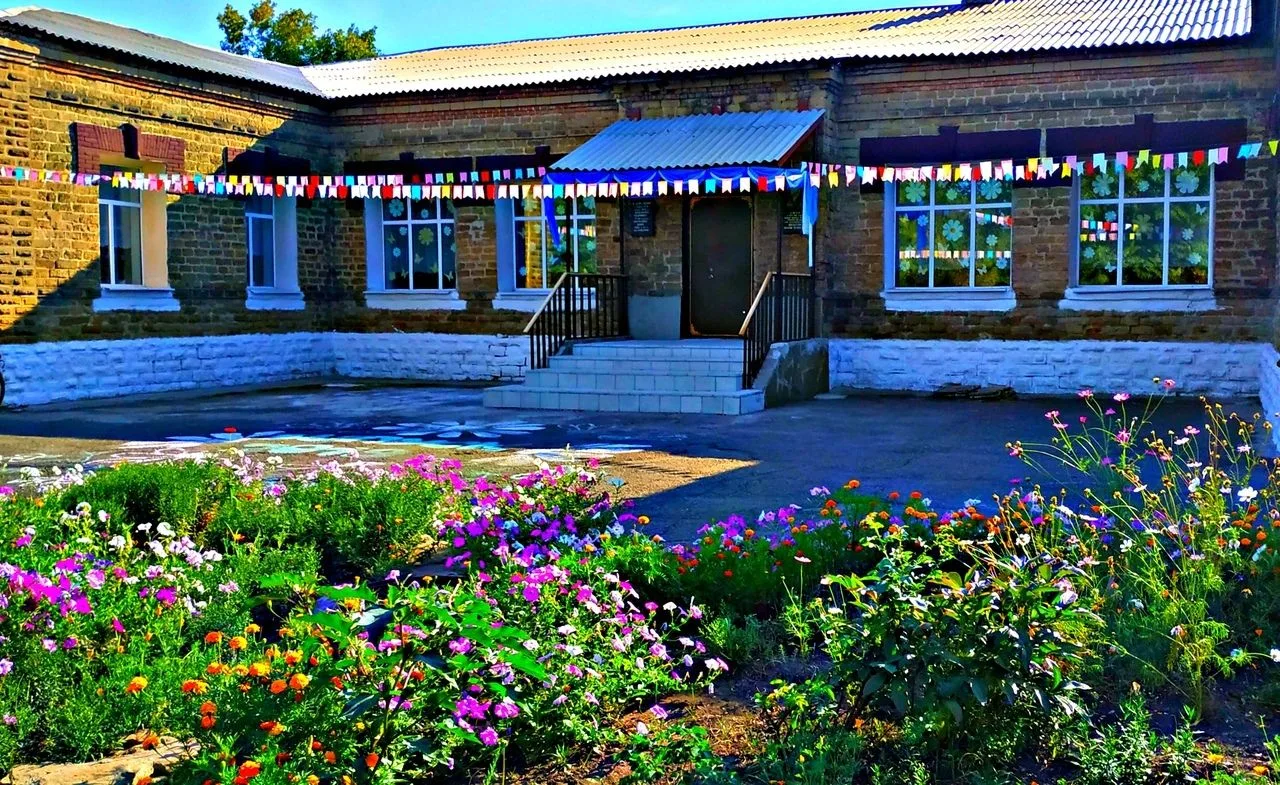 ГБОУ ЛНР "Чернухинская ОШ №35 им. В. Шматова"