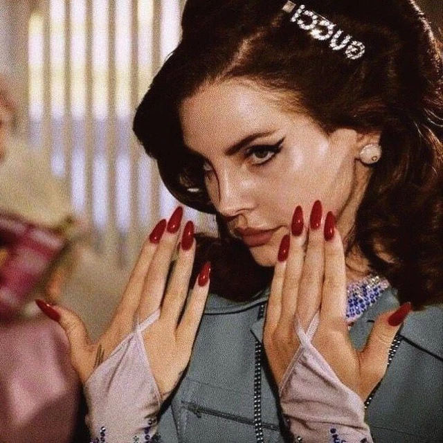 Боттега надета: мода стиль тренды гардероб образы одежда цвета минимализм офисный повседневный аксессуары обувь сумки слои сезонные ткани фактуры уход советы шопинг луки фигура знакомства отношения