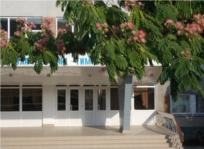 МБОУ г. Керчи "Школа-гимназия №1 имени Героя Советского Союза Е.И.Дёминой"