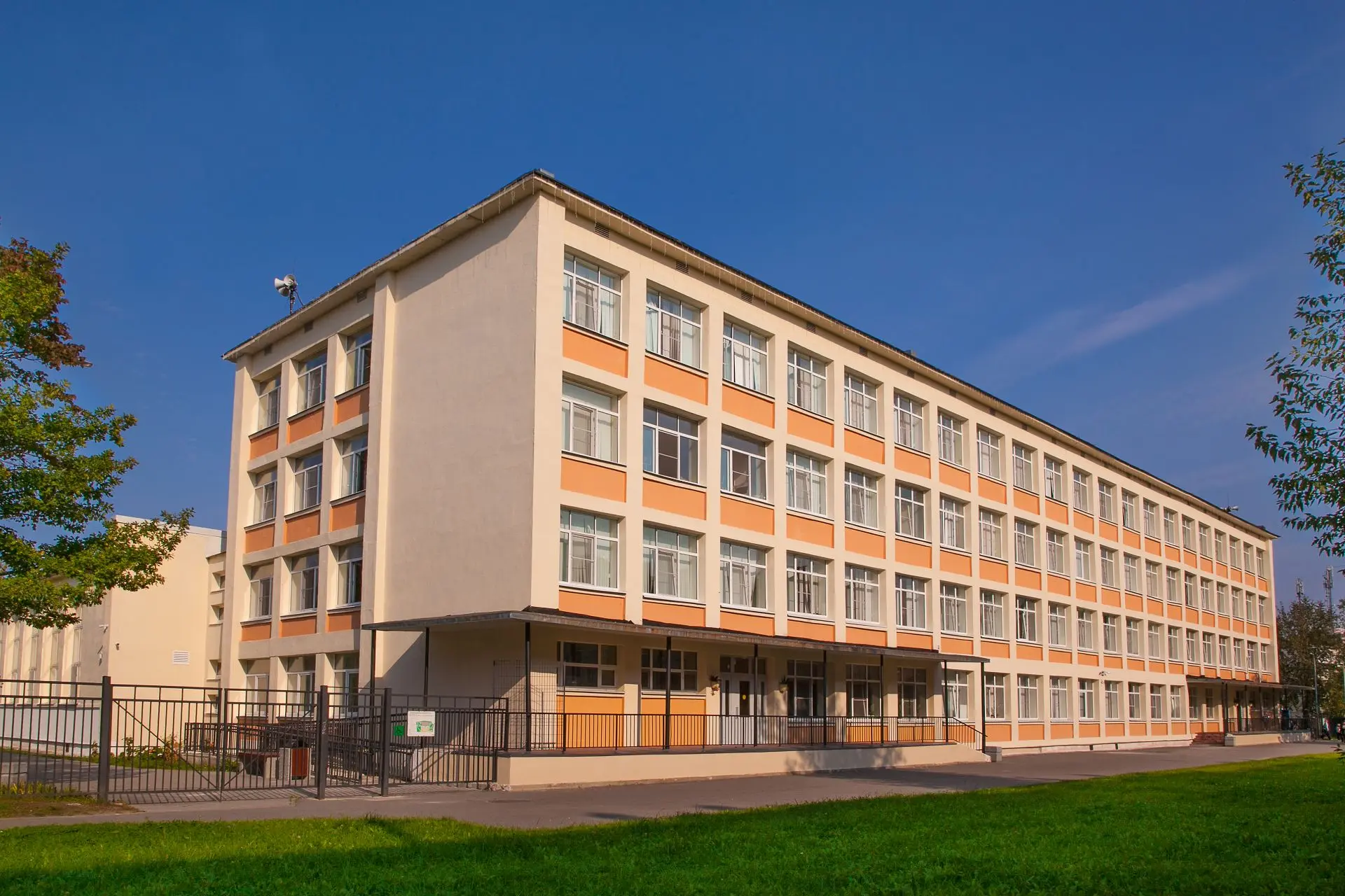 Гимназия 426