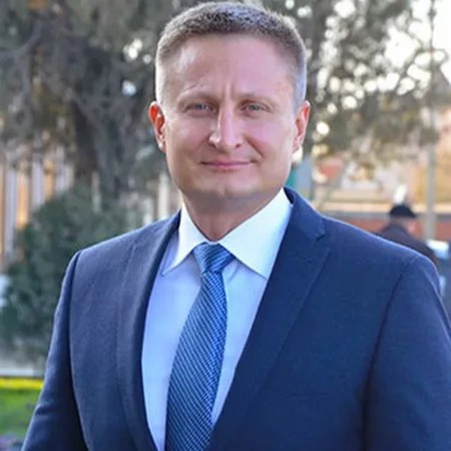 Максим Ермолаев — канал в мессенджере MAX