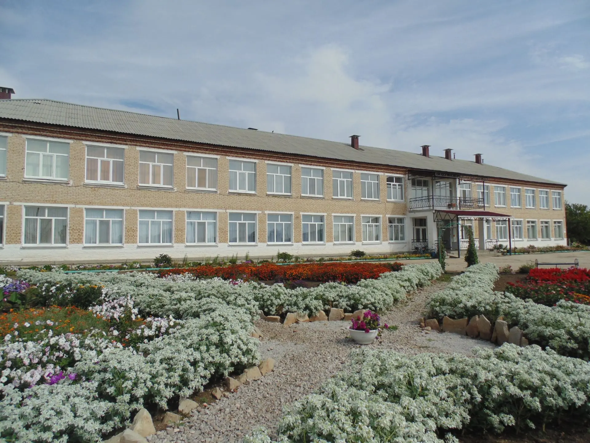 МОУ "СОШ" п. Новый Урал