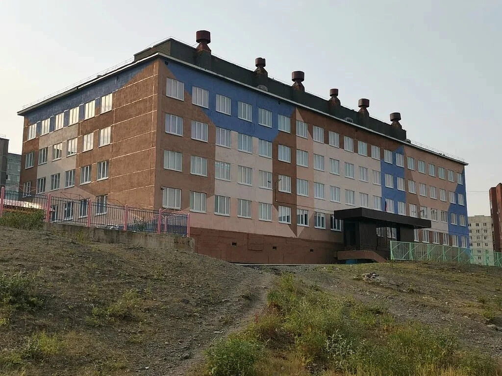 Первая на пятом!