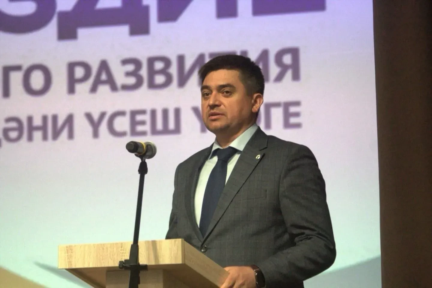 Роман Исланов
