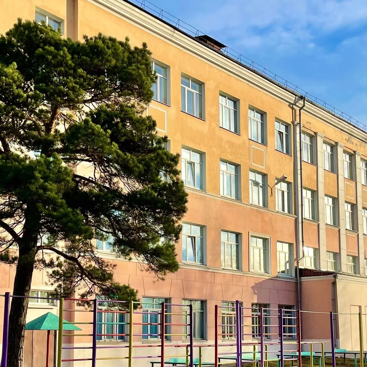 МОУ "СОШ №1 г.Свирска"