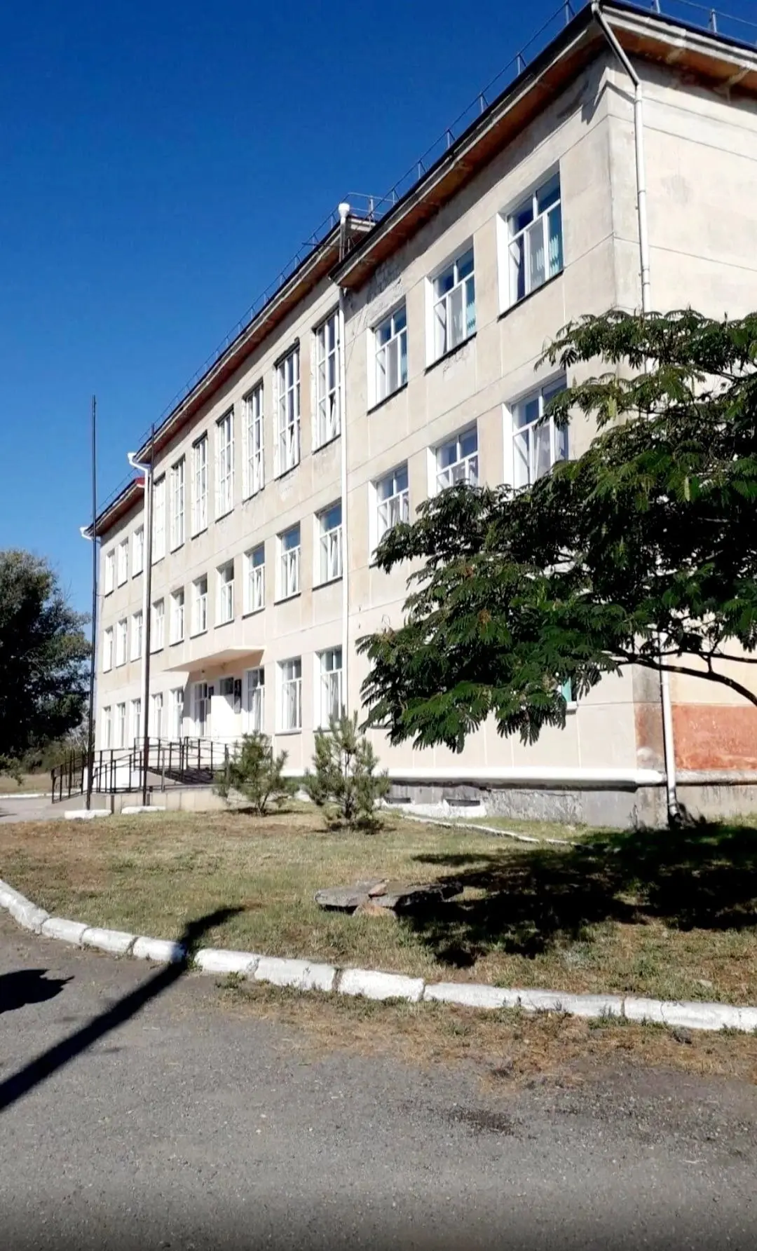 МБОУ Багеровская СОШ № 1 им.  В.А. Чернореза Ленинского района Республики Крым