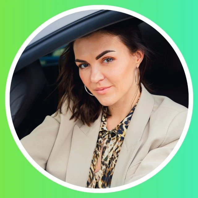 Alyona Denza - красивые автомобили из Китая