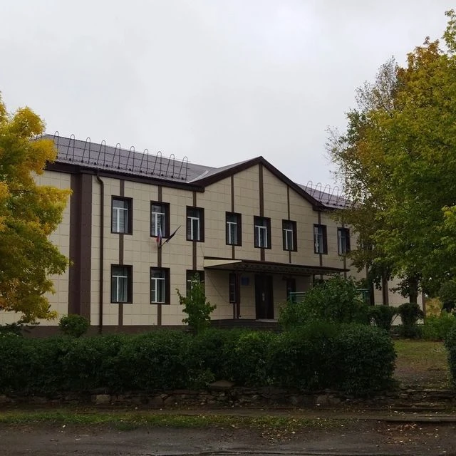 ГБОУ ЛНР «Антрацитовская средняя школа √17 им. Д. И. Гненного»