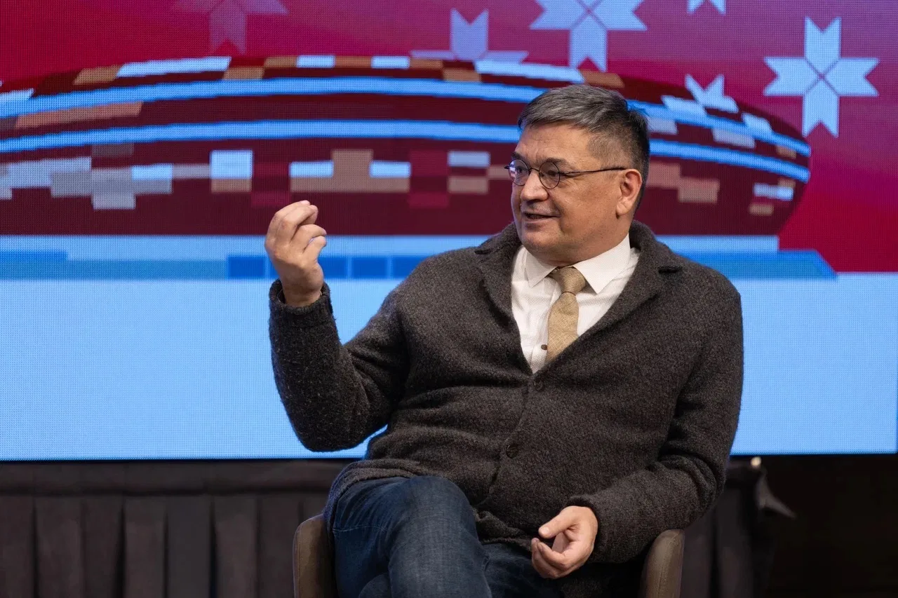 Азат Газизов GaZZAT