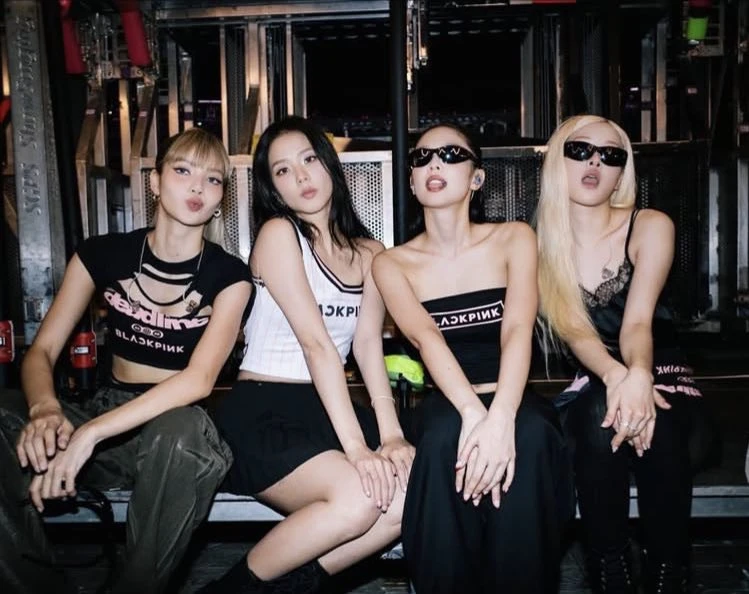 blackpink | теории и разборы лирики — канал в мессенджере MAX