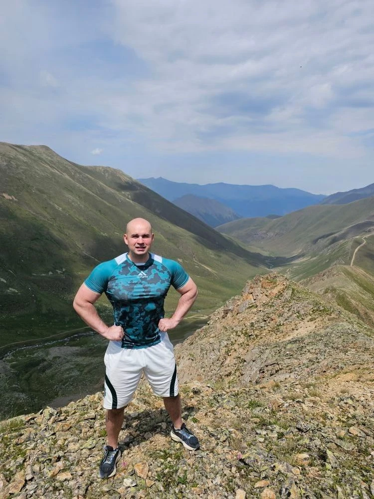 Фитнес-тренер Денис Черногузов