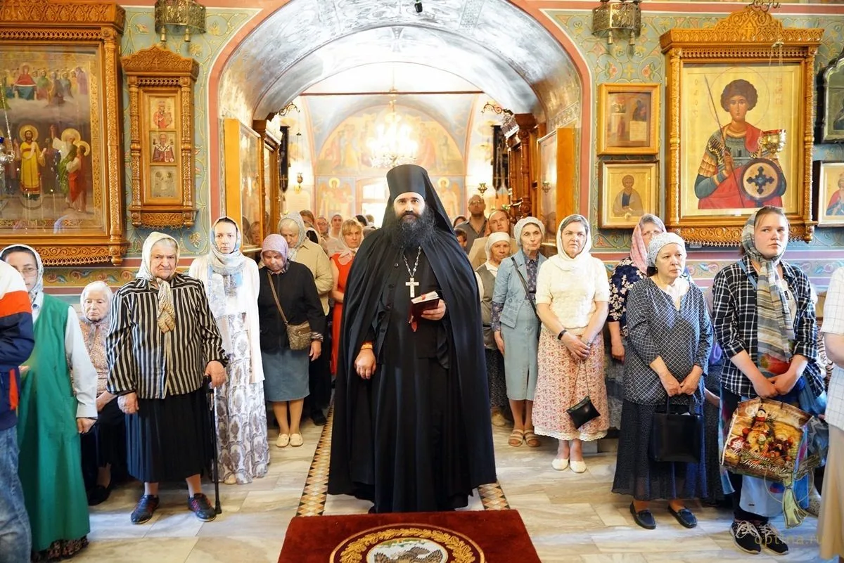 Батюшка. Проповеди на подворье