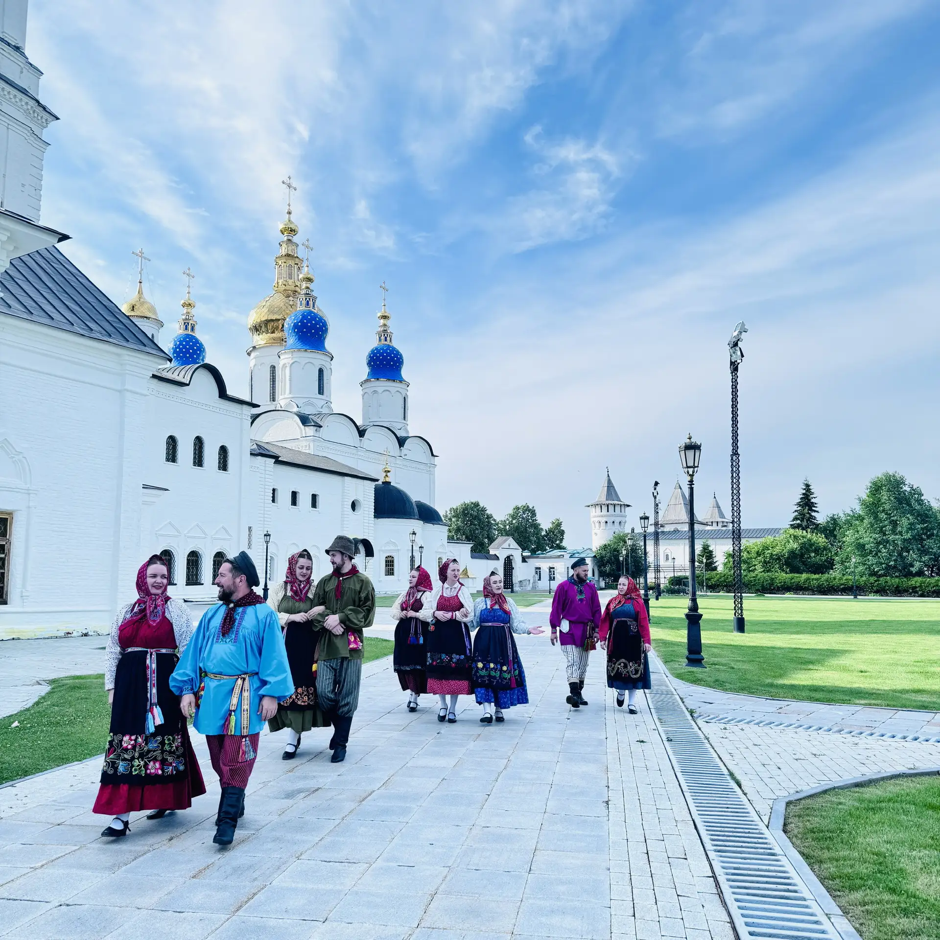 ЦВЕТЕНЬ