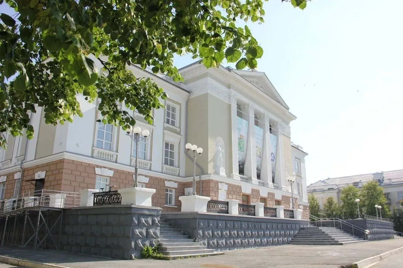 Центр культуры "Современник" ГО "Город Лесной"
