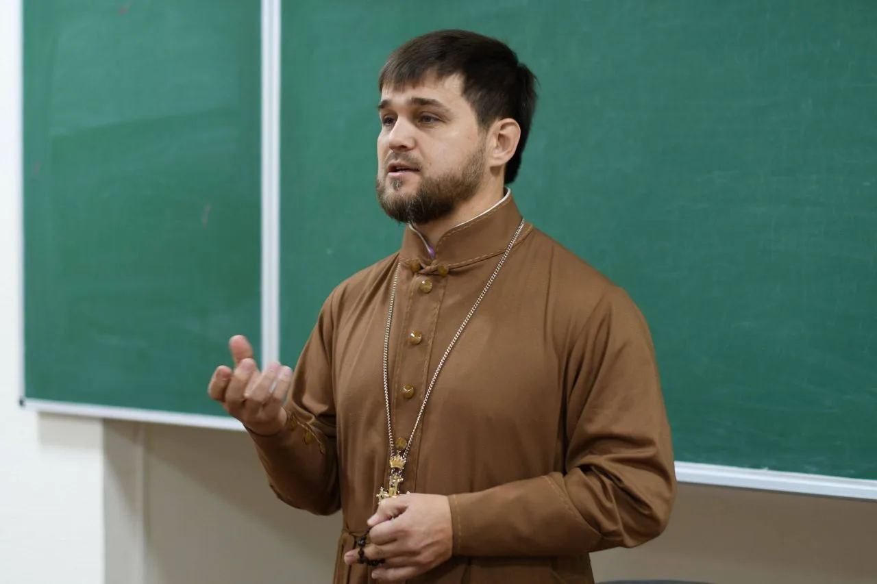 Евгений Аксенов — канал в мессенджере MAX