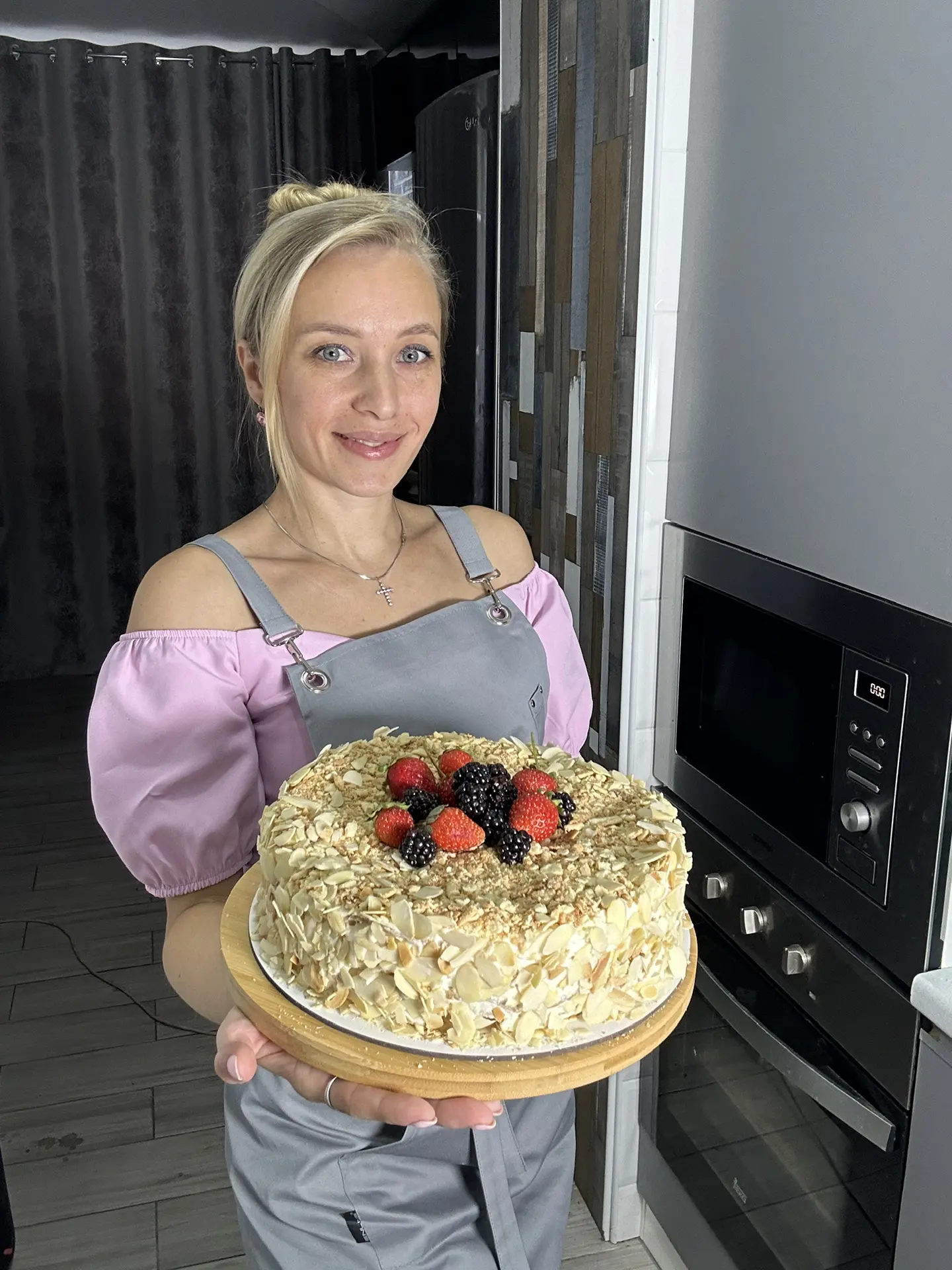 Елена Обухова «Королева Кухни» — канал в мессенджере MAX