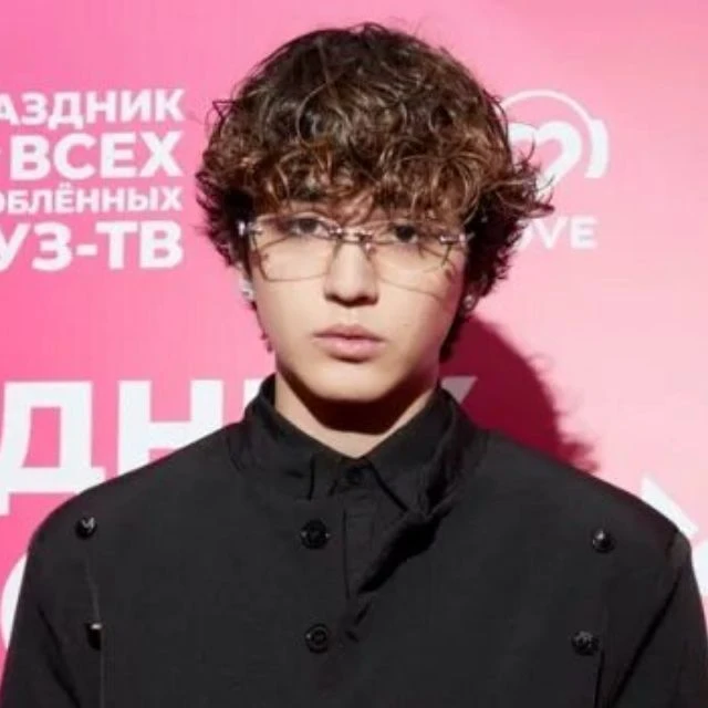 Амирчик — канал в мессенджере MAX