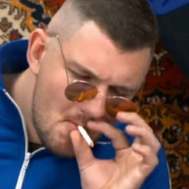 Стас Бомбит