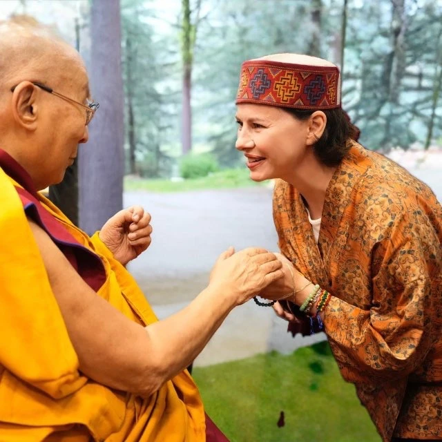 OLOLOL Оксана Лаврентьева