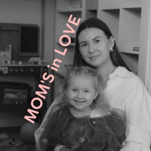 Moms in love