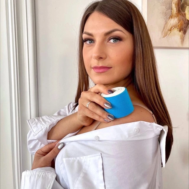 Адоньева про лицо и тело