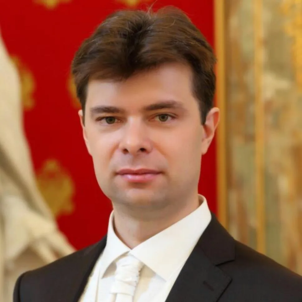 Administrator.Name — канал в мессенджере MAX