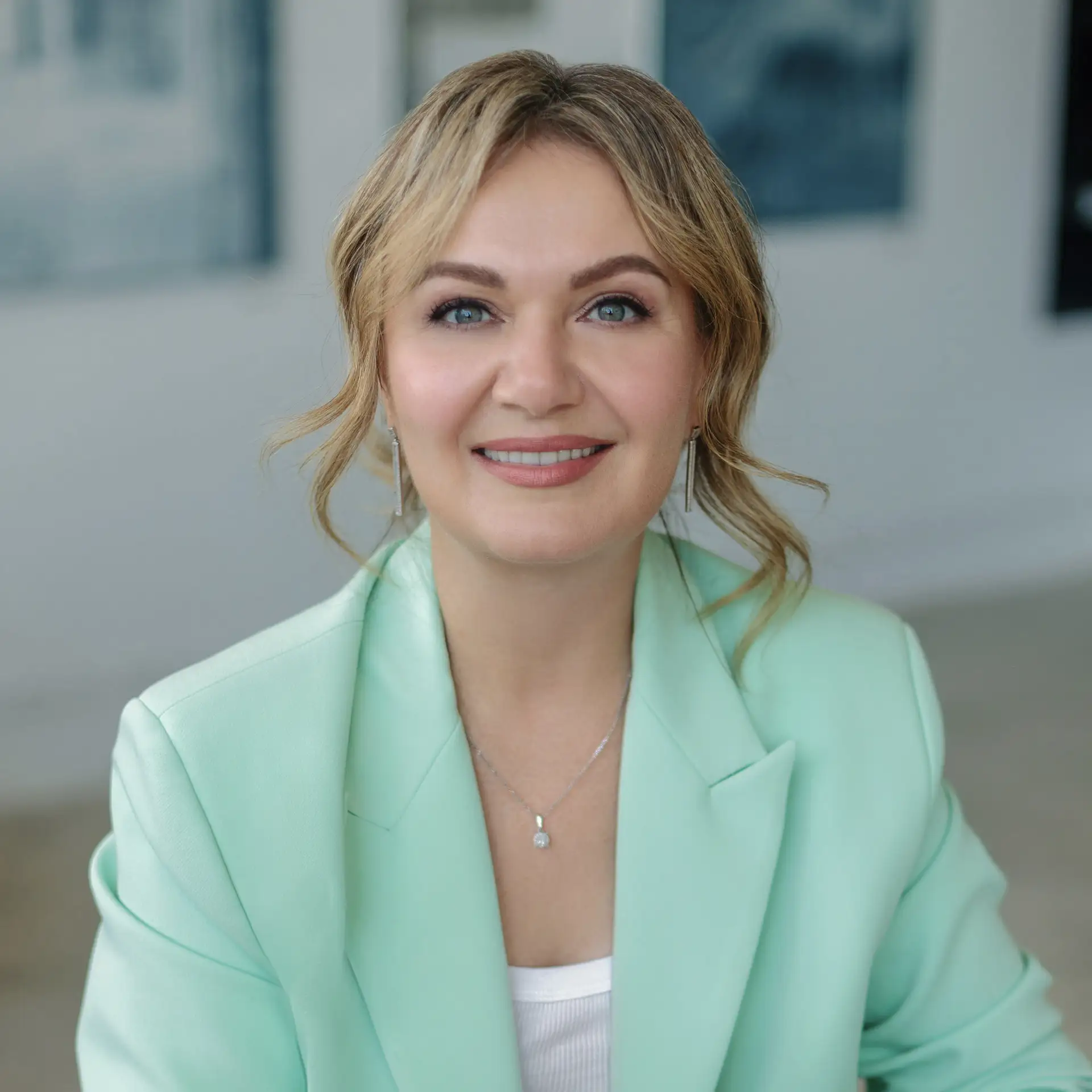 Упорова и право — канал в мессенджере MAX