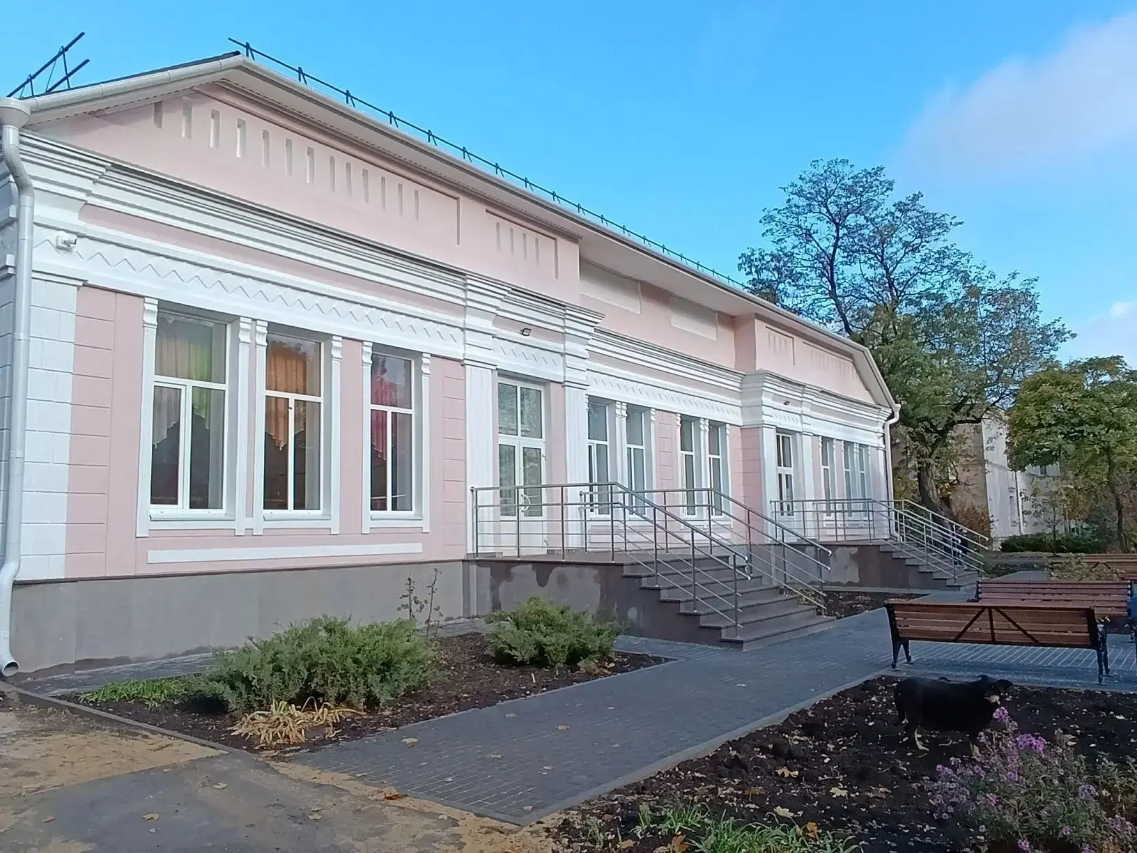 МБУ ДО "ДШИ N 1 г. Стаханова"